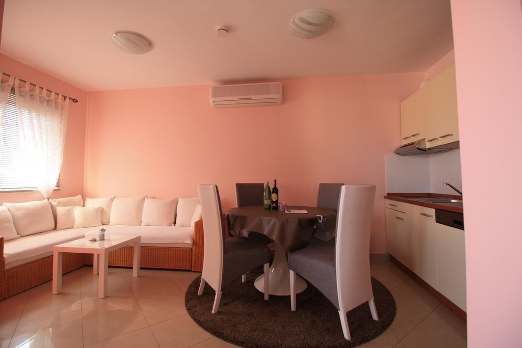 Apartment Dalmatien Traumhaus Makarska Exterior photo